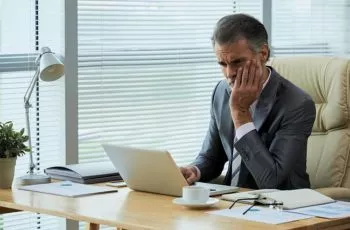 O custo e a quantidade de impostos podem dificultar a operação de empresas internacionais no Brasil